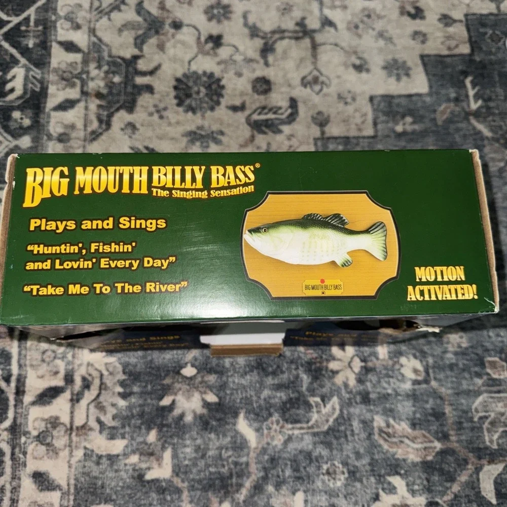 Big Mouth Billy Bass The Singing Sensation Singing Fish DOES NOT WORK PROPERLY